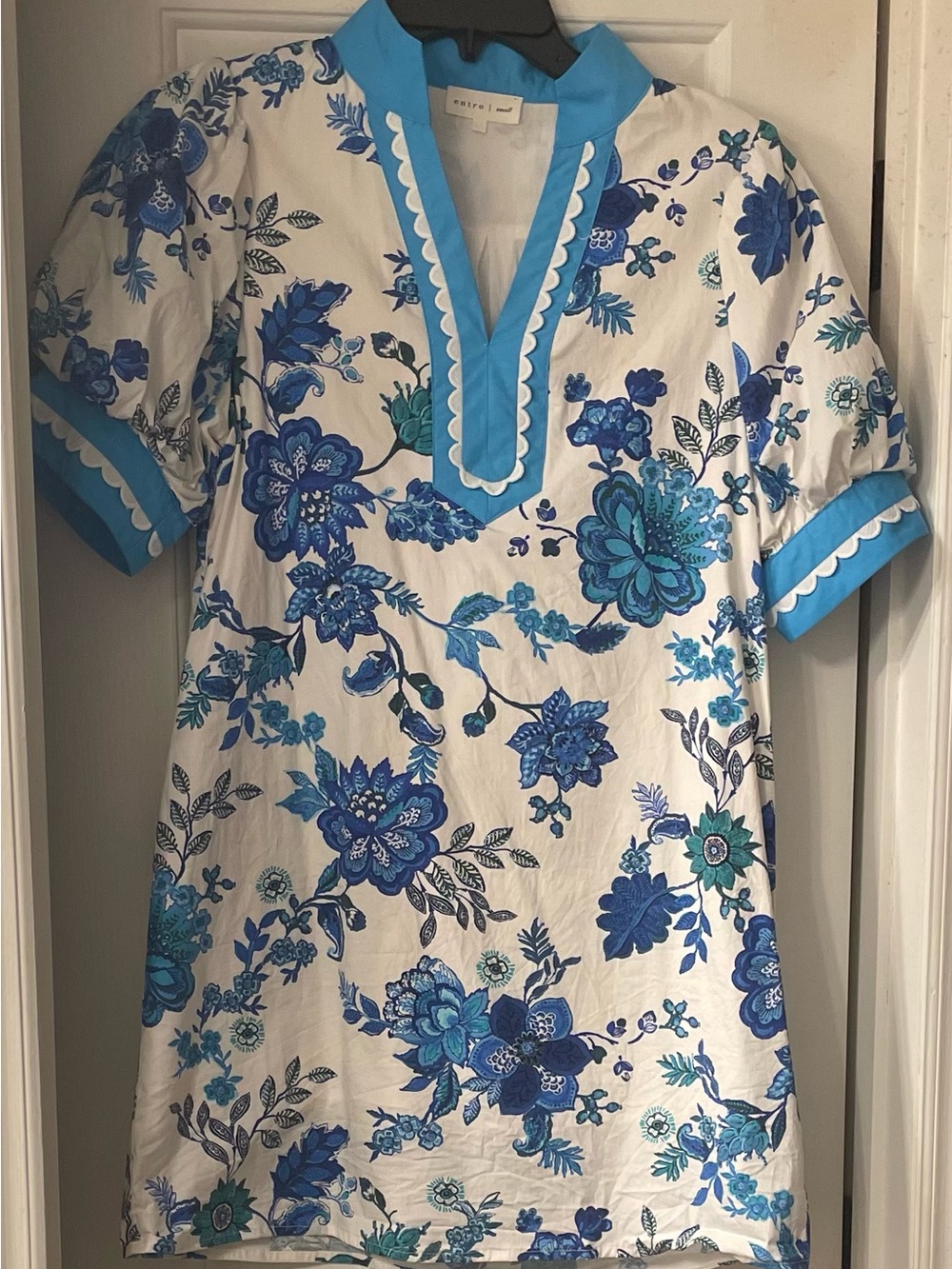 Entro Blue Floral Puff Sleeve V-Neck Scallop Trim Dress Size Small